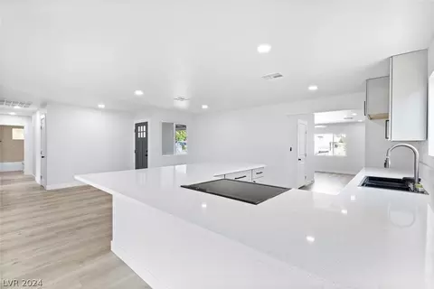1409 Mezpah Dr, Las Vegas, NV 89106