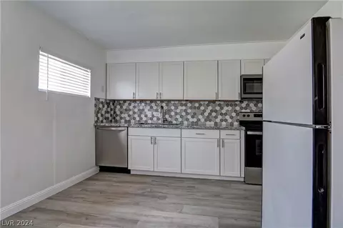 134 W Basic Rd, Henderson, NV 89015 photo 8