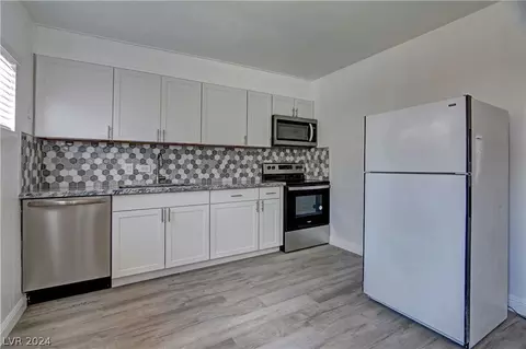 134 W Basic Rd, Henderson, NV 89015 photo 7
