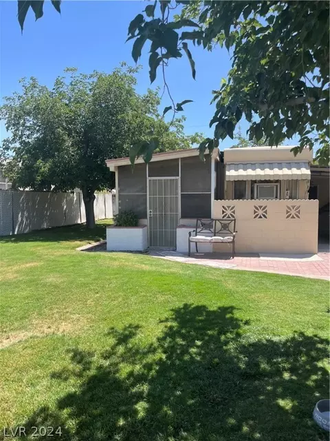 2272 Raymond Ln, Las Vegas, NV 89156