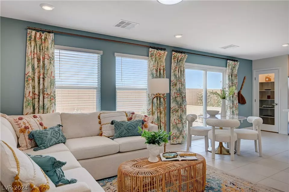  775 Esvons Passage St, Henderson, NV 89011 photo 5