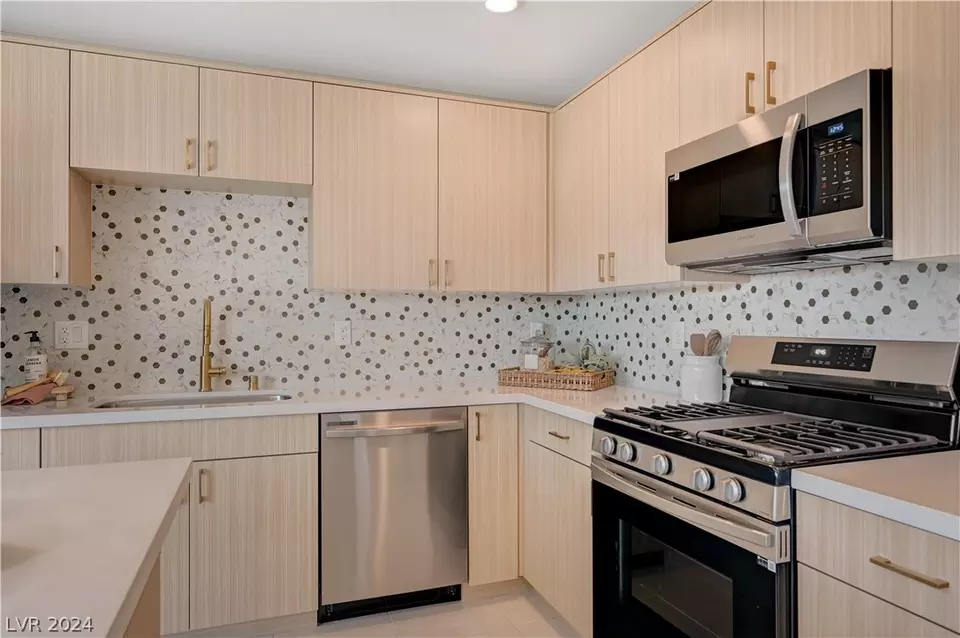  775 Esvons Passage St, Henderson, NV 89011 photo 15