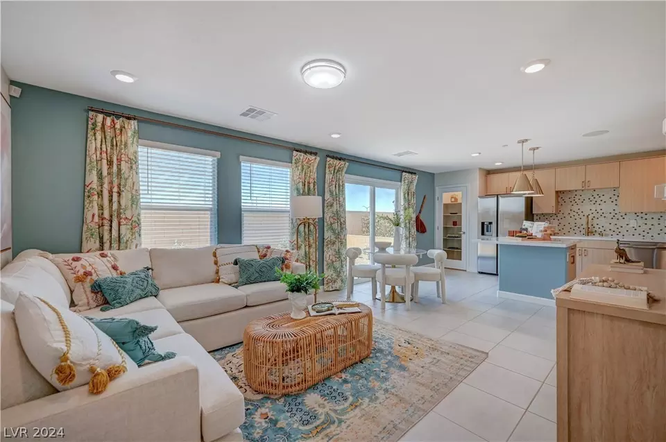  775 Esvons Passage St, Henderson, NV 89011 photo 4