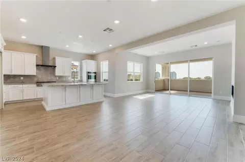 9201 Las Manaitas Ave #301, Las Vegas, NV 89144