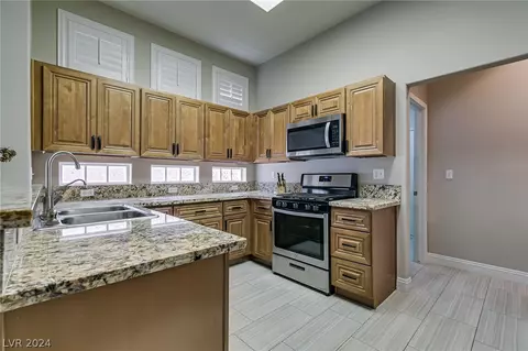 9357 Fresh Spring Dr, Las Vegas, NV 89134