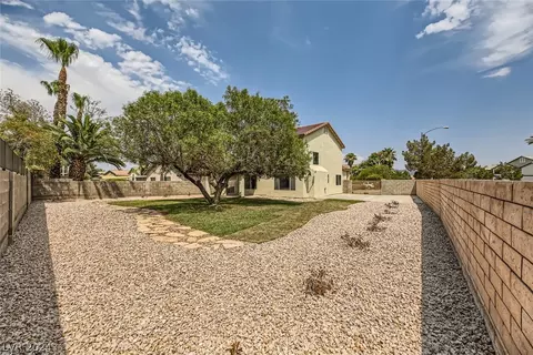 901 Cedar Pines St, Henderson, NV 89011