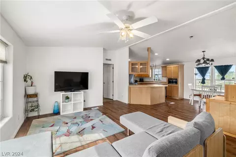5680 Humbolt Pl, Pahrump, NV 89060