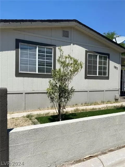 1911 Quintearo St, Las Vegas, NV 89115