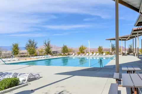Exterior - 916 E Sunset Rd, Henderson, NV 89011 photo 8 of 13