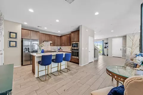 Entry Way - 916 E Sunset Rd, Henderson, NV 89011 photo 2 of 4