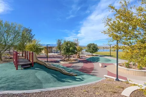 View/Area - 916 E Sunset Rd, Henderson, NV 89011 photo 1 of 4