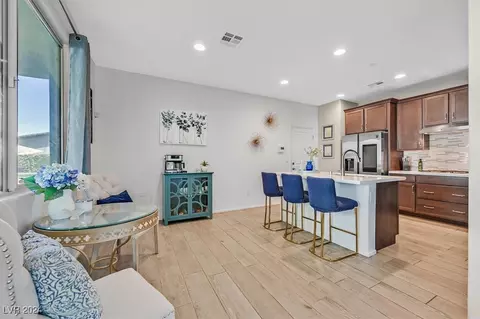 Entry Way - 916 E Sunset Rd, Henderson, NV 89011 photo 1 of 4
