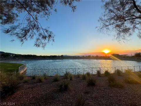 View/Area - 916 E Sunset Rd, Henderson, NV 89011 photo 3 of 4