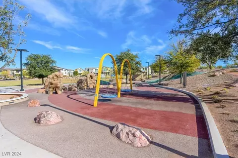 Exterior - 916 E Sunset Rd, Henderson, NV 89011 photo 10 of 13