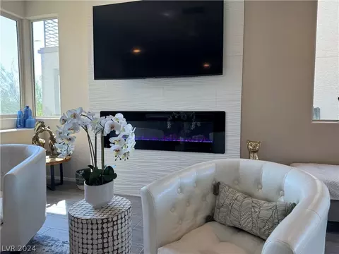 Living - 916 E Sunset Rd, Henderson, NV 89011 photo 2 of 2