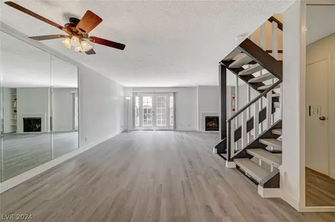 2933 Calle Del Valle, Las Vegas, NV 89120