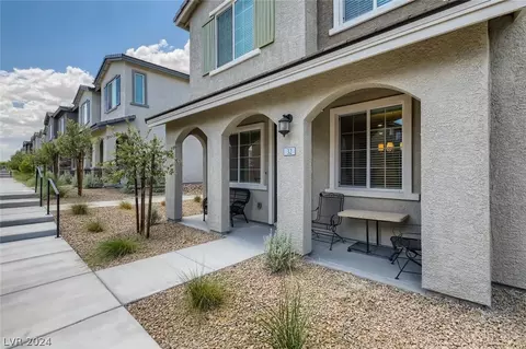 20 Barbara Ln #32, Las Vegas, NV 89183