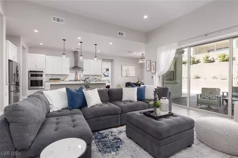 393 Gandara St, Las Vegas, NV 89138
