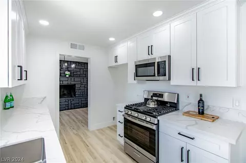 7011 Wedgewood Way, Las Vegas, NV 89147