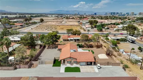 7340 Ullom Dr, Las Vegas, NV 89139