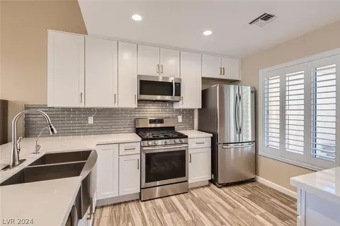 9036 Villa Ridge Dr, Las Vegas, NV 89134