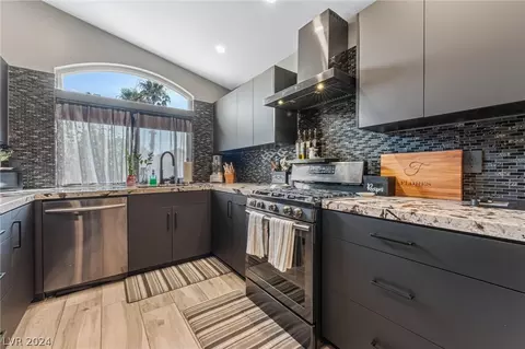 9841 Lenox Crest Pl, Las Vegas, NV 89134