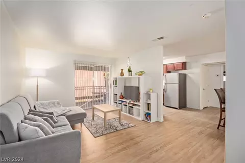 4390 Sandy River Dr #14, Las Vegas, NV 89103