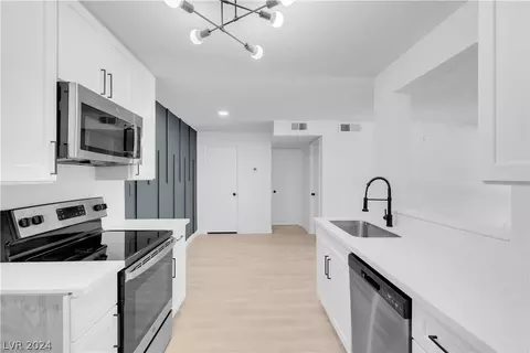 221 Mission Newport Ln #202, Las Vegas, NV 89107