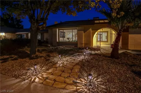 3200 Moonflower Dr, Las Vegas, NV 89146
