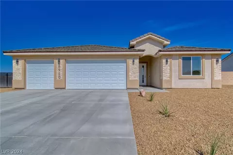 6950 Sandpebble St, Pahrump, NV 89061