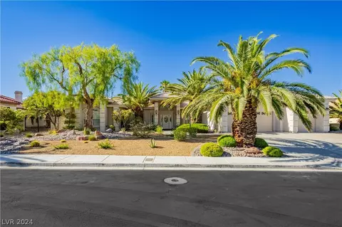 7500 Crystal Forrest Dr, Las Vegas, NV 89117