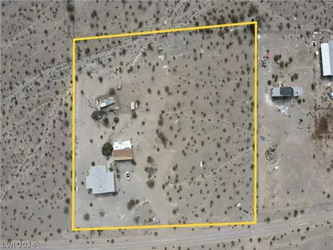 2401 Winona Way, Pahrump, NV 89060