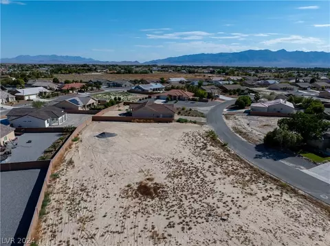 4781 Stoneham St, Pahrump, NV 89061