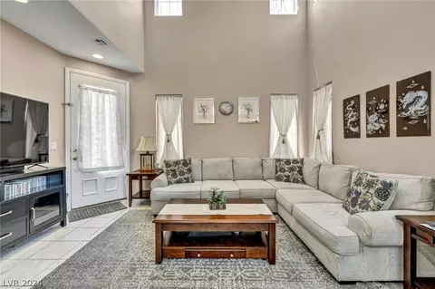 5290 Paiute Pine Ct, Las Vegas, NV 89139