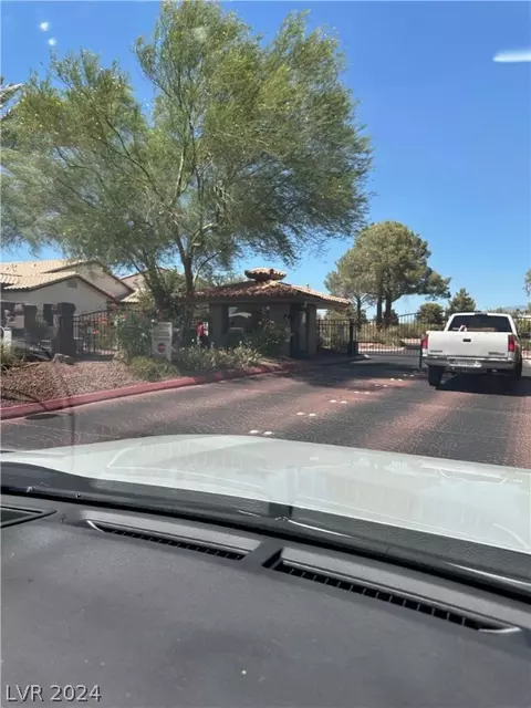4901 Black Bear Rd #104, Las Vegas, NV 89149