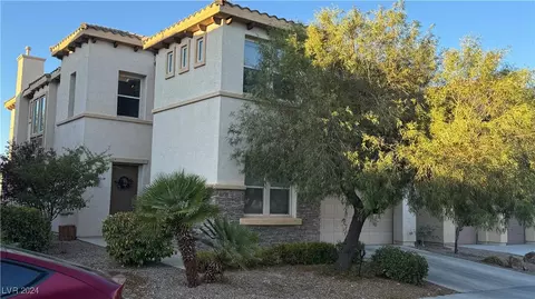 72 Crooked Putter Dr, Las Vegas, NV 89148