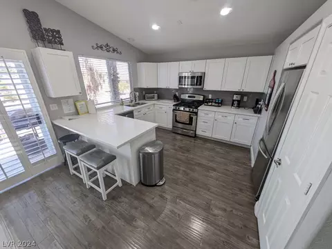 1804 Ghost Trace Ave, Las Vegas, NV 89183