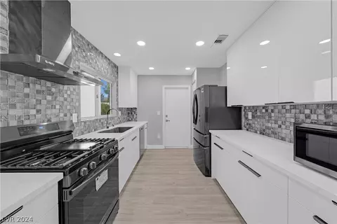 10024 Bundella Dr, Las Vegas, NV 89134