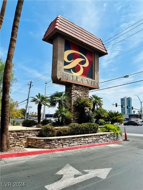 5471 Indian River Dr #403, Las Vegas, NV 89103