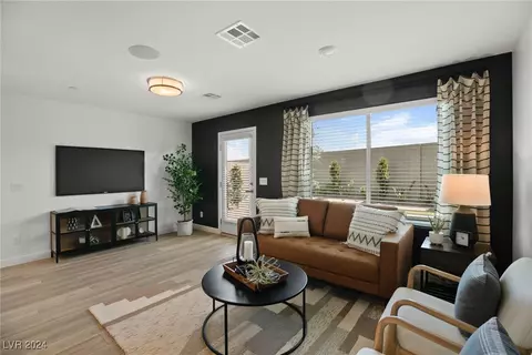 4258 Vivenda St #2, Las Vegas, NV 89115