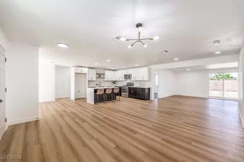1809 Arville St, Las Vegas, NV 89102