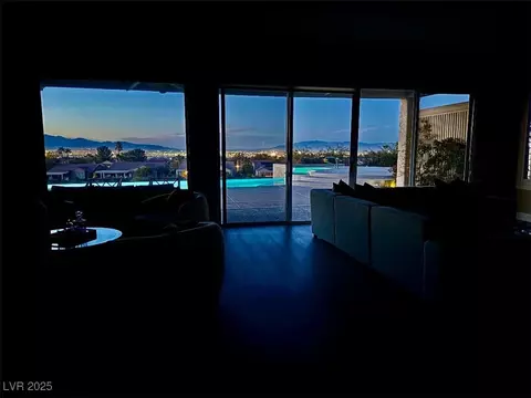 2548 Forest City Dr, Henderson, NV 89052