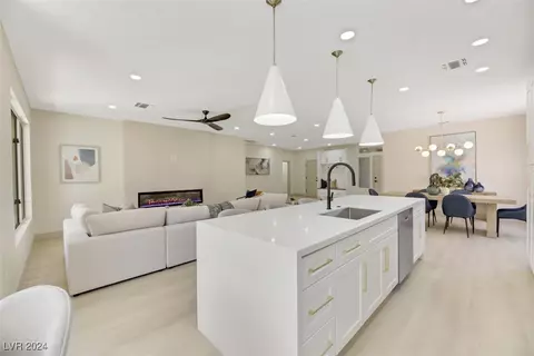 2137 Chapman Ranch Dr, Henderson, NV 89012