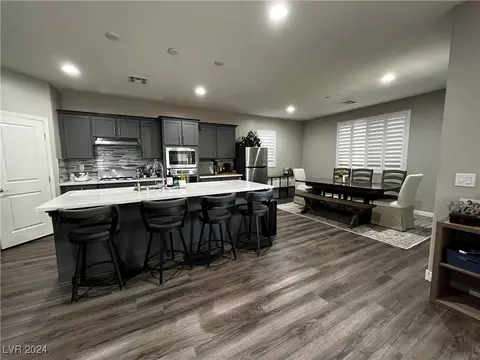 8537 W Oquendo Rd, Las Vegas, NV 89113
