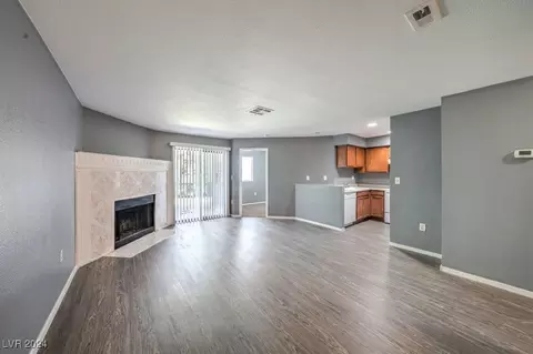 2180 Pinetop Ln #104, Las Vegas, NV 89119