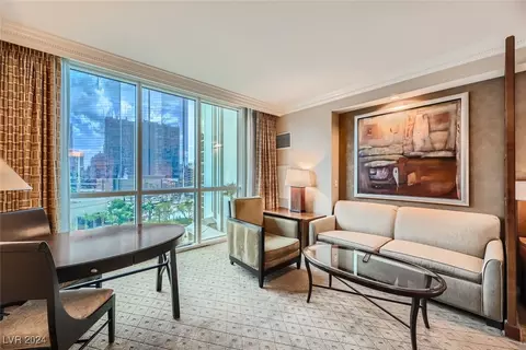 135 E Harmon Ave #411, Las Vegas, NV 89109