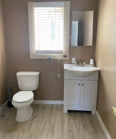 Bath - 1530 Mill St, Ely, NV 89301 photo 1 of 3