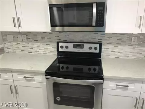 5314 River Glen Dr #285, Las Vegas, NV 89103