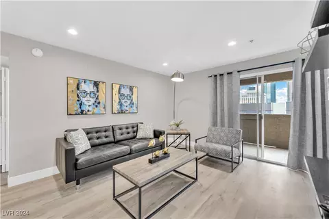 4200 S Valley View Blvd #2074, Las Vegas, NV 89103