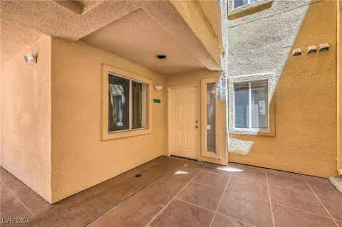 210 E Flamingo Rd #124, Las Vegas, NV 89169